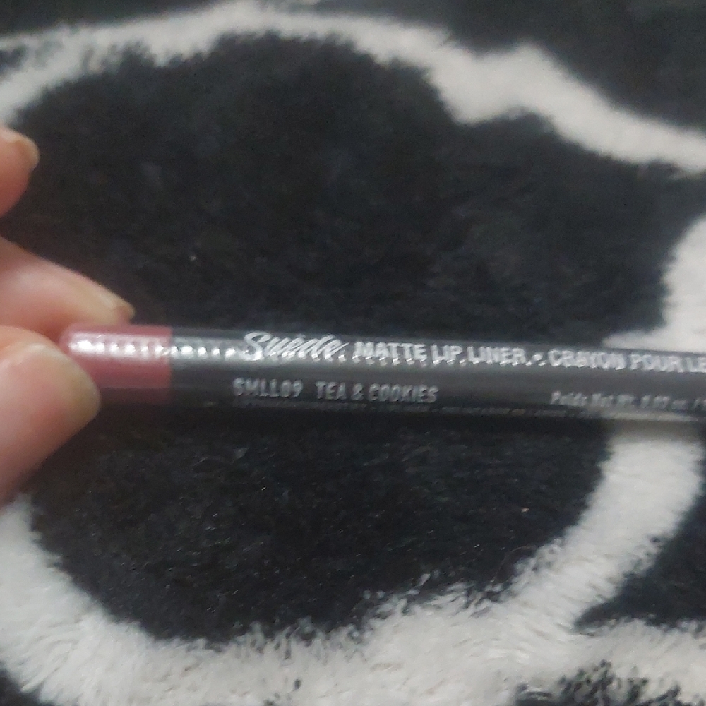 NEW NYX Suede Matte Lip Liner in Tea‎ & Cookies
